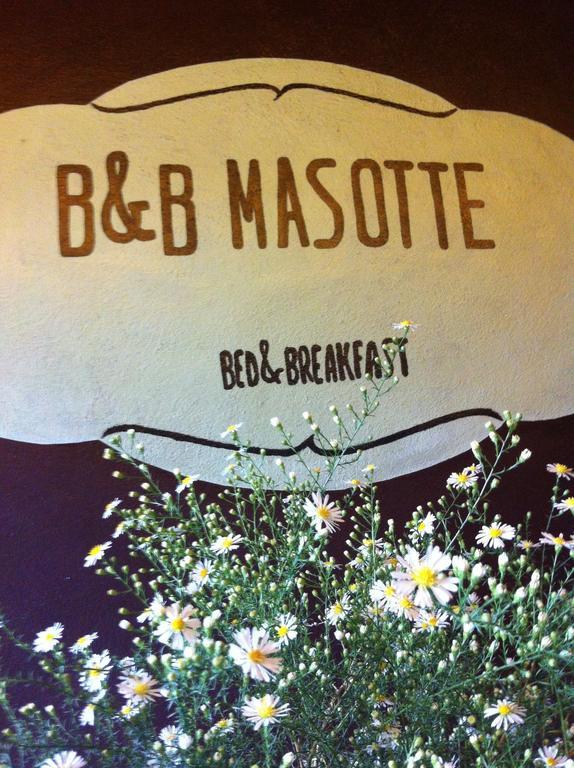 Bb Masotte Bed & Breakfast ซอมมาคัมปาญา ภายนอก รูปภาพ