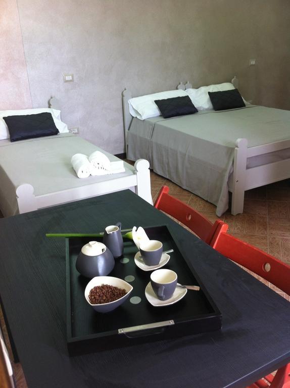 Bb Masotte Bed & Breakfast ซอมมาคัมปาญา ภายนอก รูปภาพ