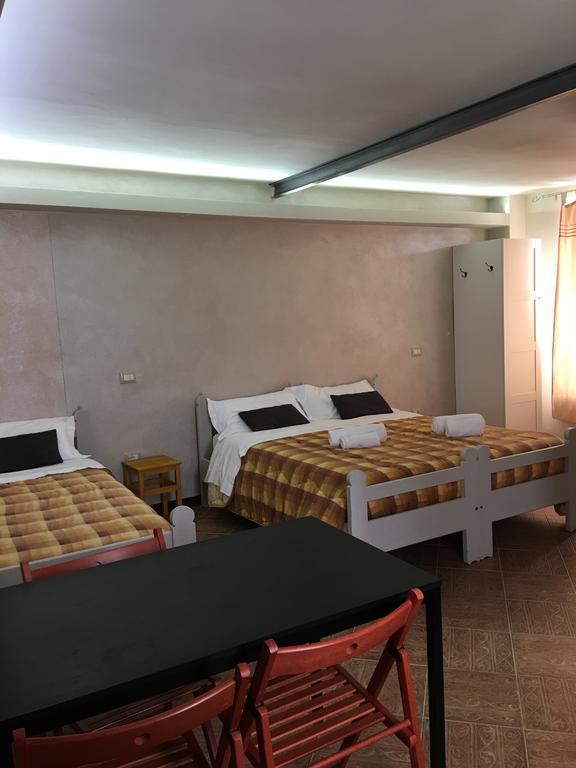 Bb Masotte Bed & Breakfast ซอมมาคัมปาญา ภายนอก รูปภาพ
